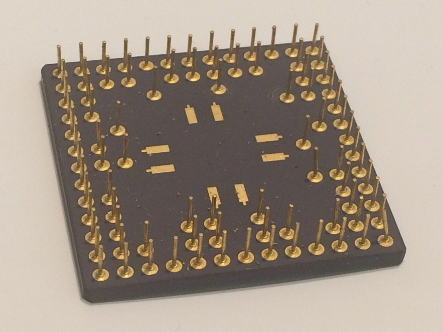 COLLECTORS CHIP VINTAGE MOTOROLA XPS56001R2 GOLD PGA fba10a51
