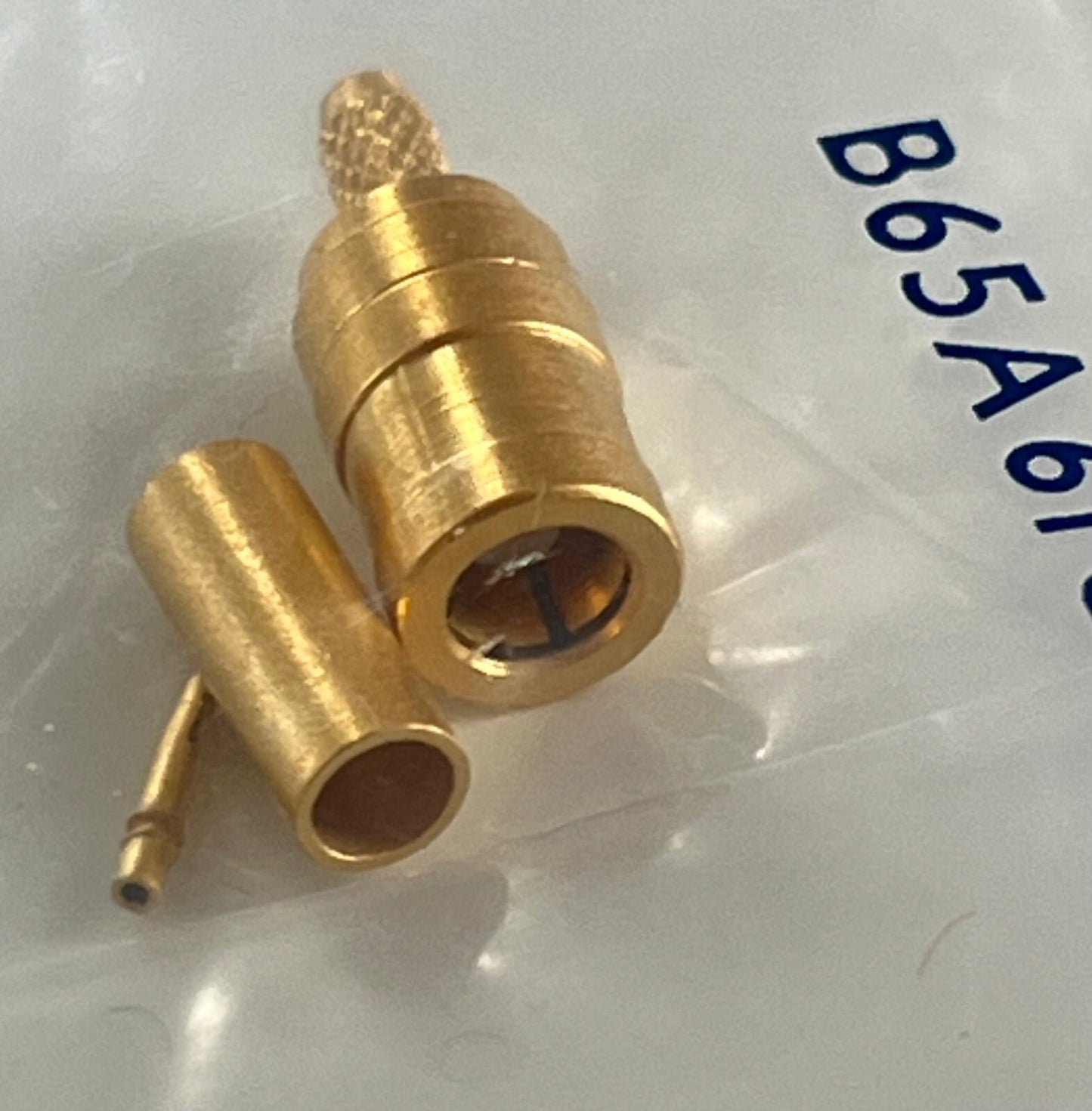 MACOM SMB MALE CABLE MOUNT PLUG B65A61G022X fcb25.35