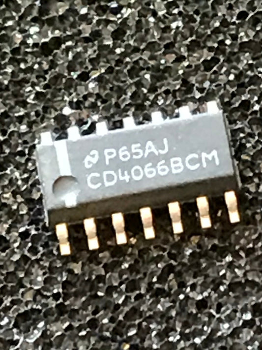 CD4066BCM ORIGINAL NSC 14 PIN SURFACE MOUNT CHIP UK STOCK x1 fcb27.45