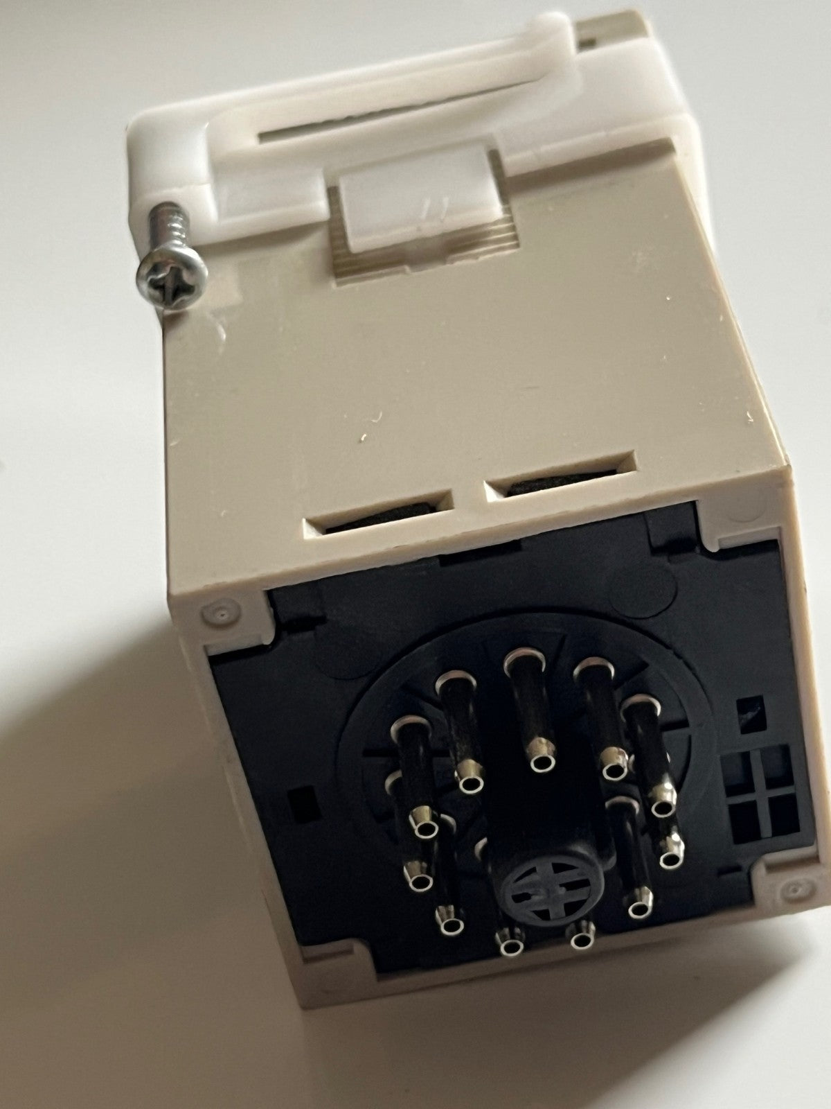 RS 11 PIN PLUG IN TIMER RELAY 220V 0.1 SECS - 300 HOURS RS 179-2920 FD1D41