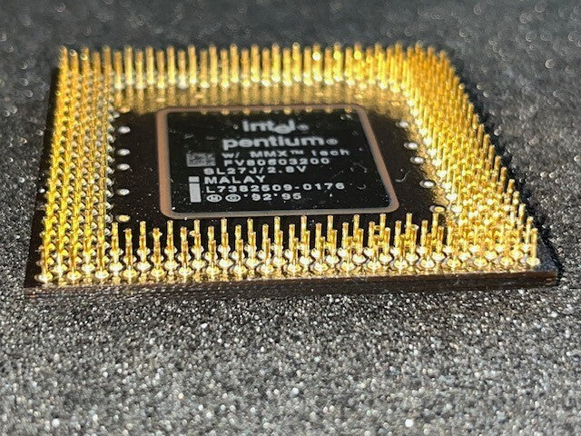 INTEL FV8050320 SL27J 2.8V MMX 200Mhz 66FSB CPU UK STOCK fba39.49