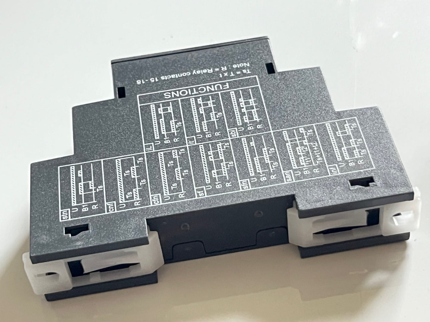 GIC 1CMDT0 DIN RAIL MULTI FUNCTION TIMER 0.1S - 100H 12V - 240V NEW fd1d42