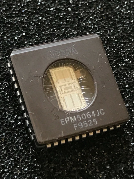 ORIGINAL ALTERA EPM5064JC UV ERASABLE EPLD UK STOCK x1 fd5f15