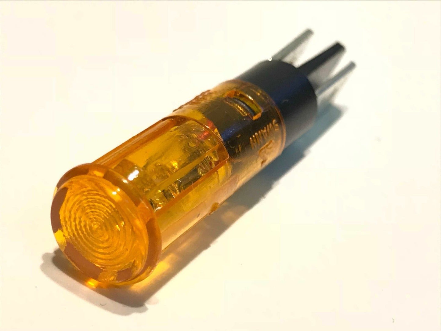240V MAINS 9MM PUSH FIT PANEL NEON LIGHT WITH SPADE CONNECTIONS GOOD QUALITY