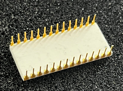 UPB8238 COLLECTIBLE WHITE CERAMIC & GOLD EARLY NEC JAPAN CHIP IC. fcb28.18