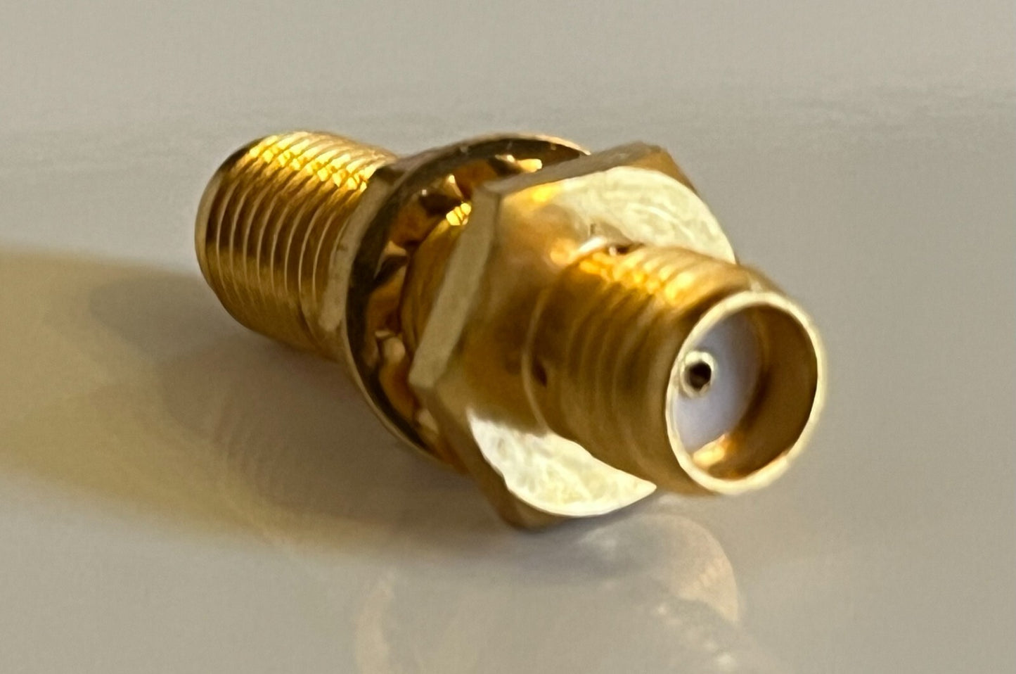 RADIALL GOLD PLATED SMA LONG REACH FEMALE / FEMALE BULKHEAD ADAPTER fbb15a8