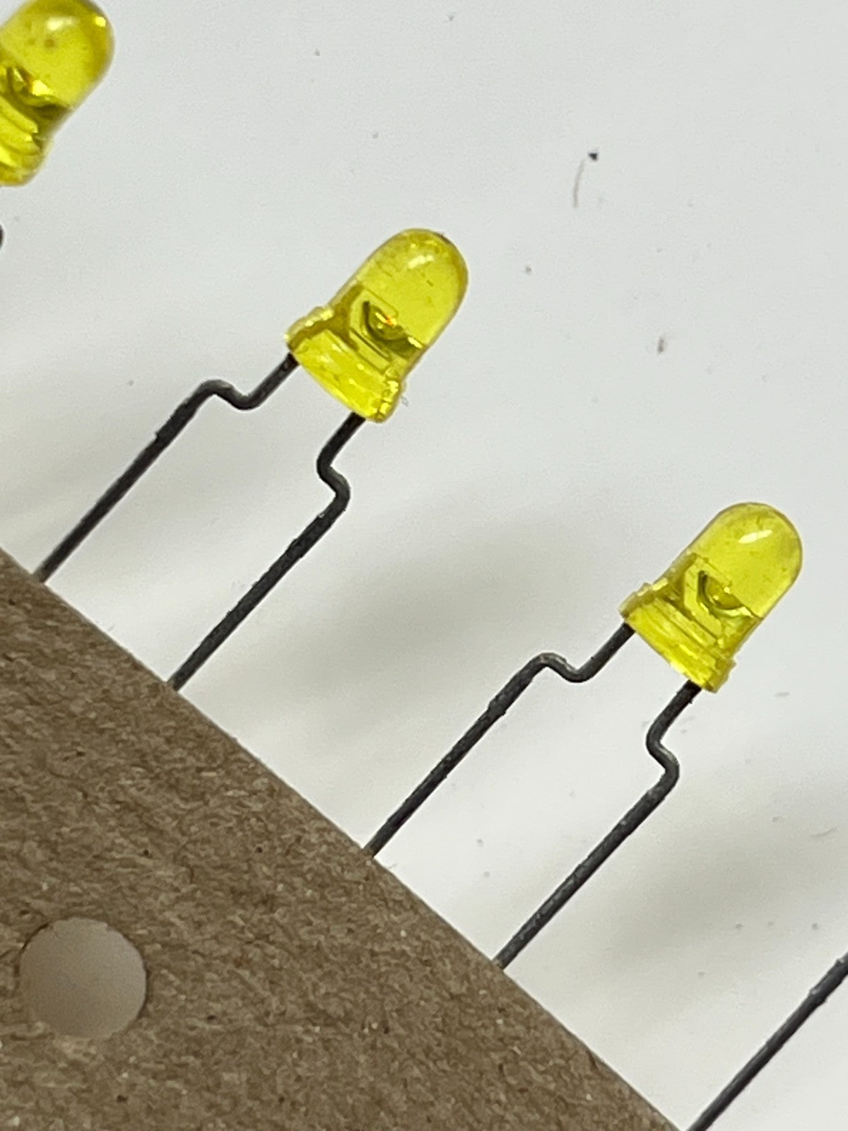 3MM CLEAR YELLOW LED BY KINGSBRIGHT PACK OF 25 fd2h31