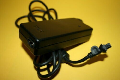 ORIGINAL DELL PA-1 NOTEBOOK POWER SUPPLY ADP-70EB fd3h2