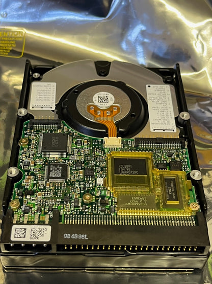 IBM DNES-309170 25L1790 9GB 50-PIN SCSI DRIVE AD2J41