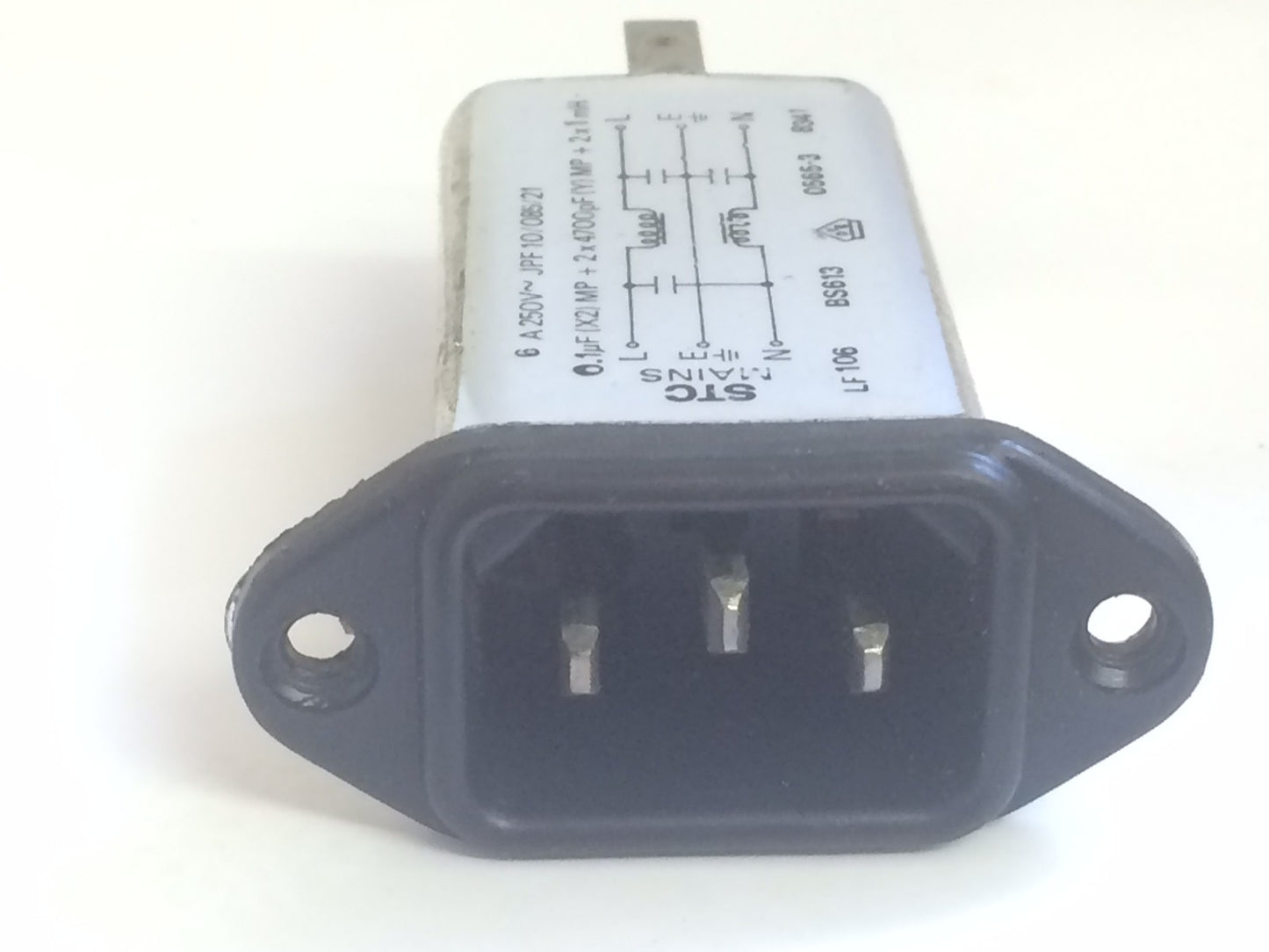 6A 250V IEC CLEAN MAINS INPUT SUPPRESSOR FILTER SOCKET bsb2b