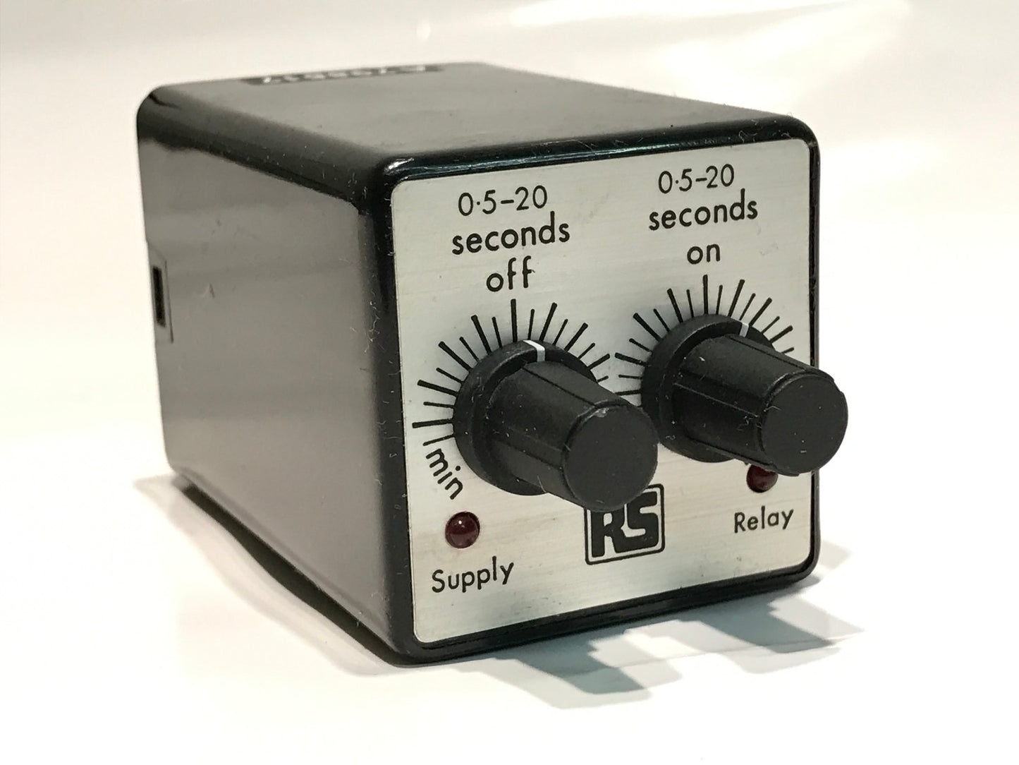 RS CYCLIC TIMER RELAY 8 PIN OCTAL 240V 0.5 - 20 SECS RS 347-804 ae1V18