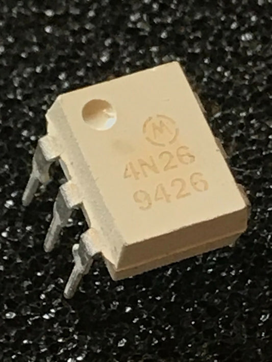ORIGINAL MOTOROLA 4N26 6 PIN DIL OPTO ISOLATOR CHIP UK STOCK x1 fd5f2