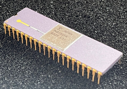 FUJITSU MB15654 COLLECTIBLE PURPLE CERAMIC & GOLD CHIP IC. fcb28.15