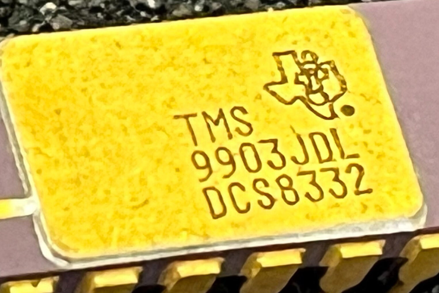 COLLECTORS CHIP TMS9903JDL TEXAS INST PURPLE CERAMIC GOLD fcb10.32