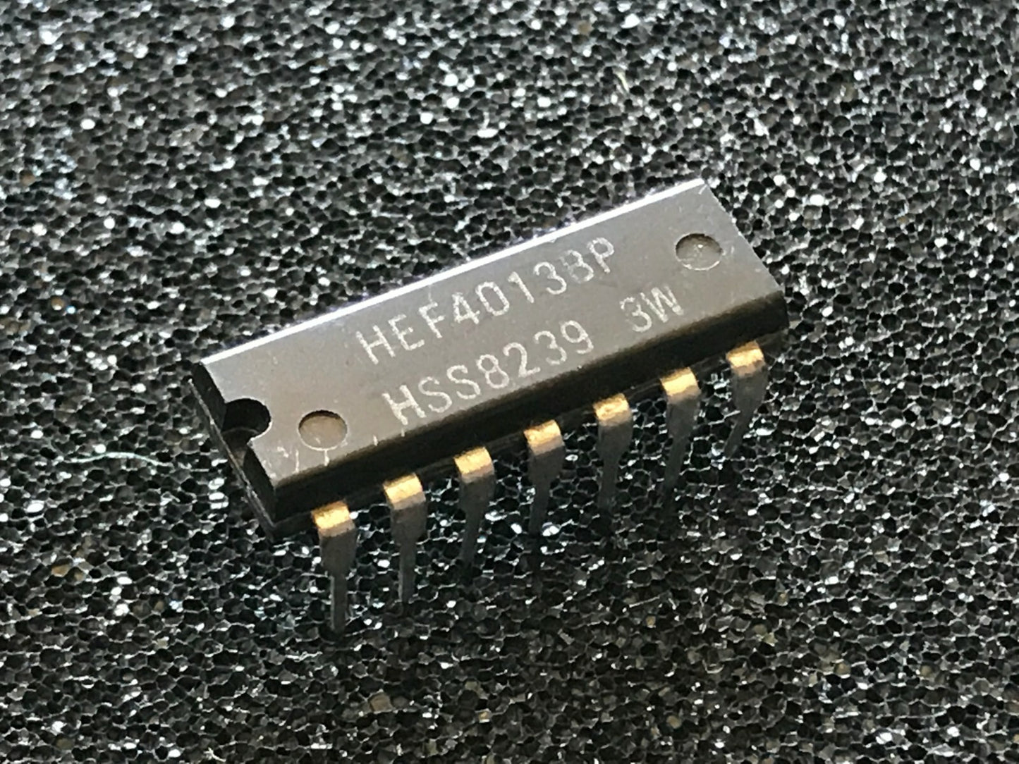 HEF4013BP PHILIPS IC DIL 14 PIN UK STOCK (x1) fd7d105