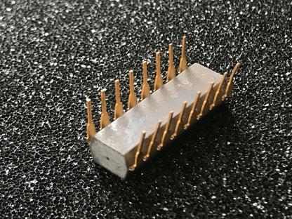 FF31 COLLECTORS GOLD LEG IC CHIP 16 PIN EARLY HOUSE MARKED UK STOCK (x1) fd7d102