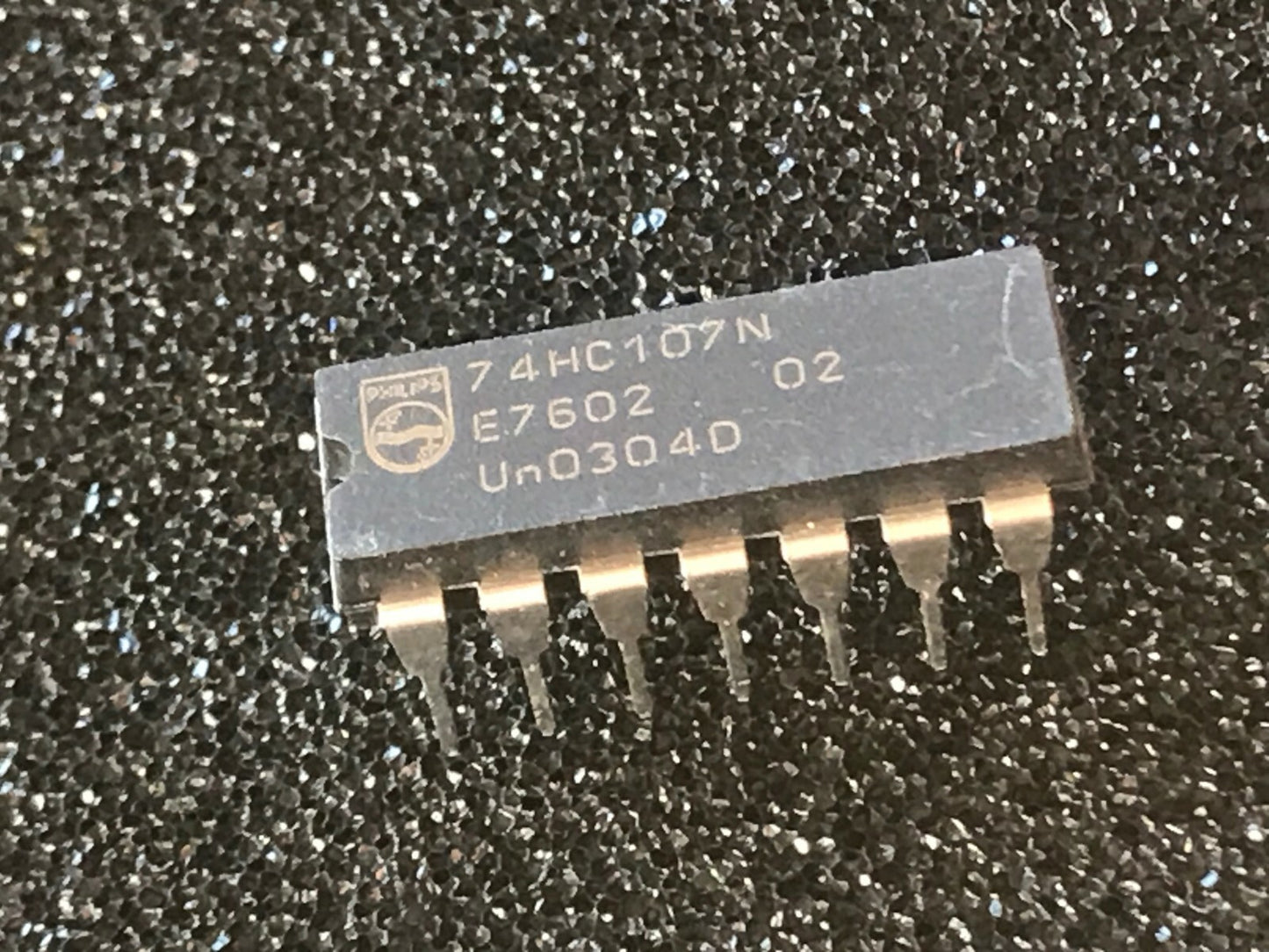 74HC107N ORIGINAL PHILIPS FLIP-FLOP CHIP UK STOCK x1 fcb16.80
