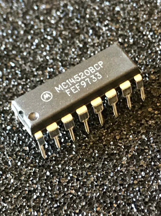 ORIGINAL MOTOROLA MC14520BCP 16 PIN DIL CHIP UK STOCK x1 fd6d68