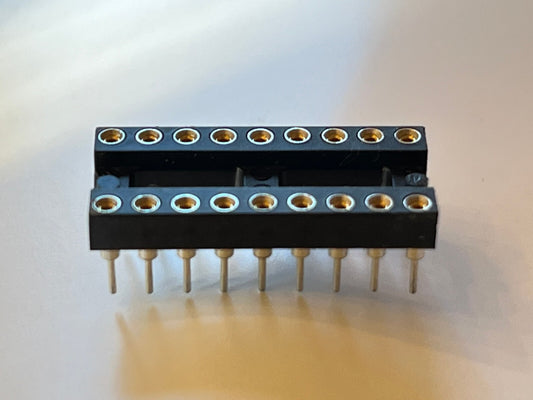 18 WAY BEST QUALITY DIL TURNED PIN IC SOCKETS (x1) bsa0H