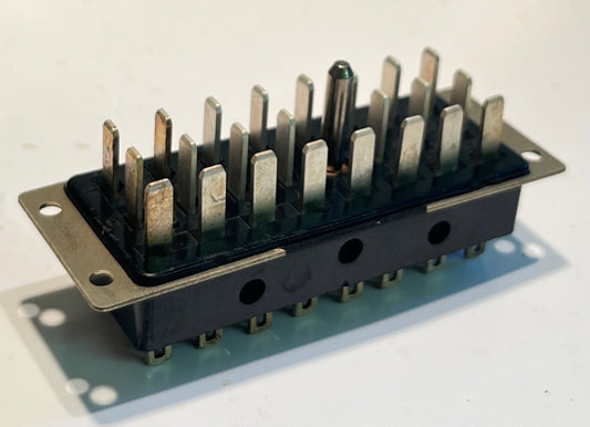 24 WAY PLESSEY PANEL MALE JONES SOCKET CONNECTOR fd2f3