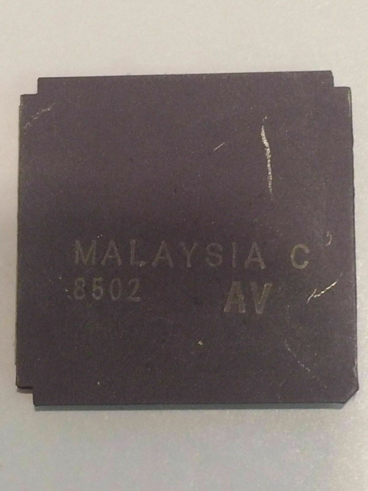 INTEL R80186 FLAT PACK GOLD CERAMIC CHIP COLLECTIBLE VINTAGE PROCESSOR fba10a61