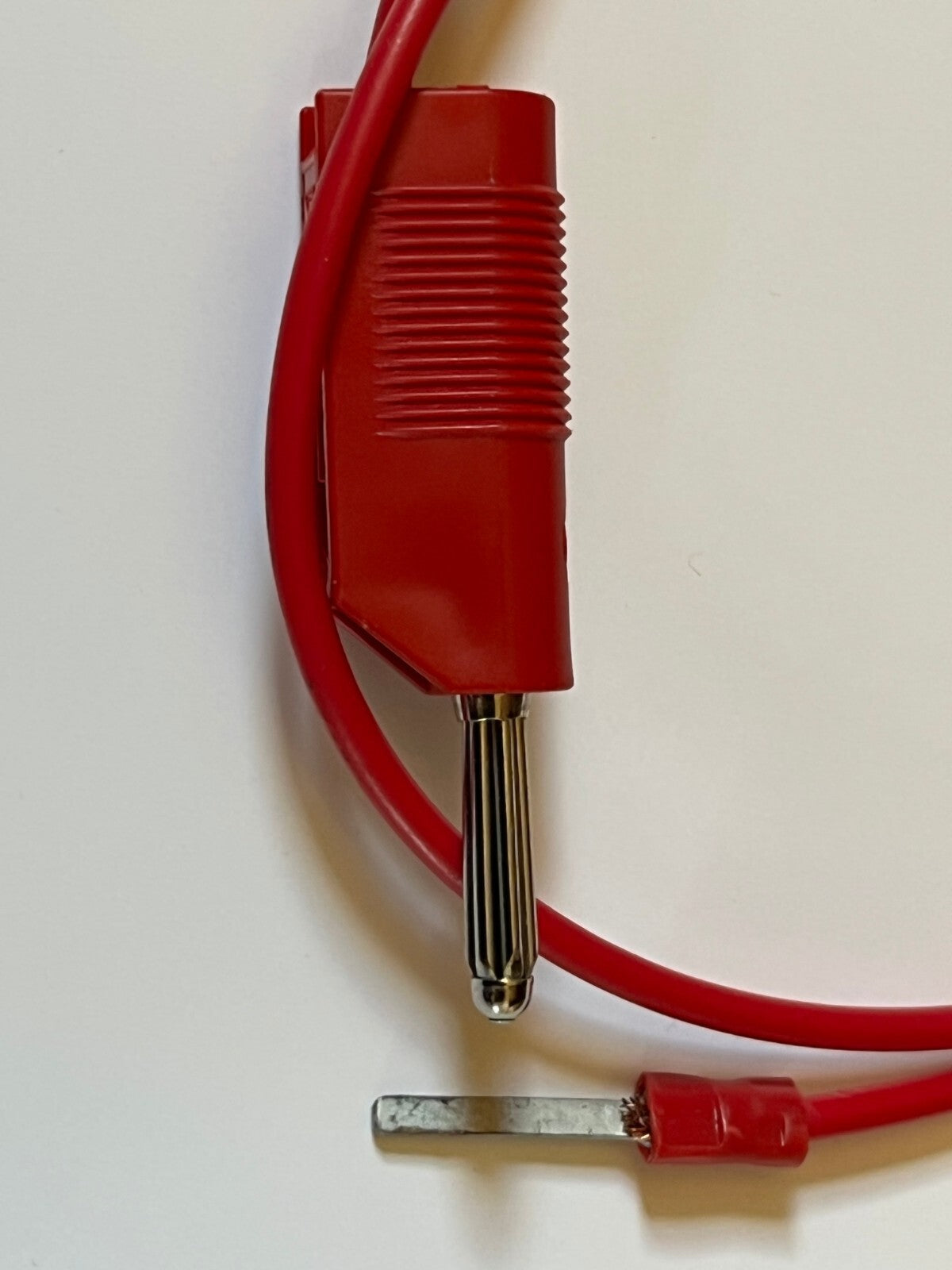 HIRSCHMANN PREMIUM QUALITY RED 4MM STACKABLE PLUG ON 65CM OF WIRE ad1*27