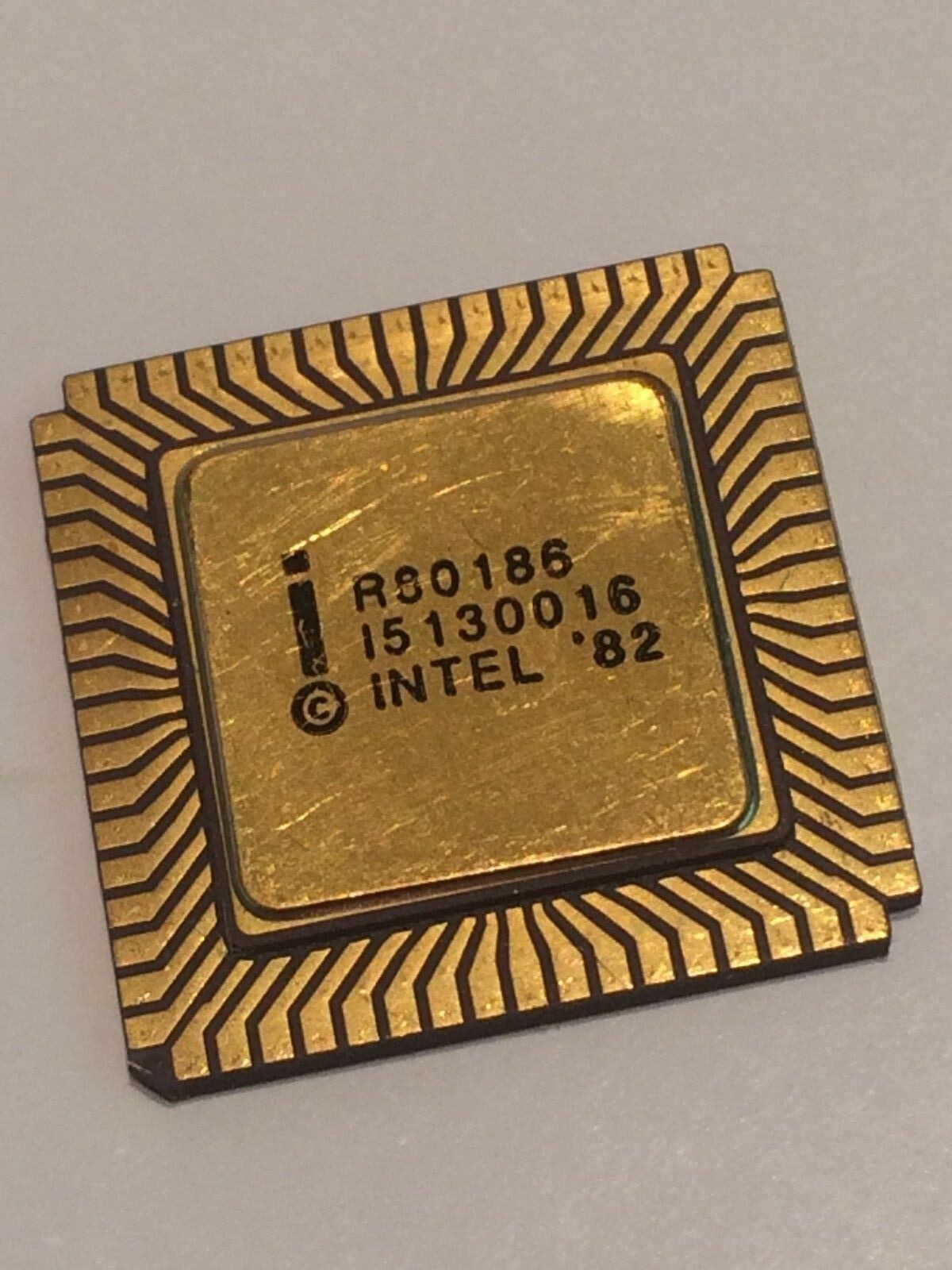 INTEL R80186 FLAT PACK GOLD CERAMIC CHIP COLLECTIBLE VINTAGE PROCESSOR fba10a61