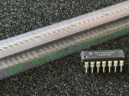 MC74HC03AN ORIGINAL MOTOROLA QUAD 2 INPUT NAND GATE CHIP UK STOCK x1 fcb27.12